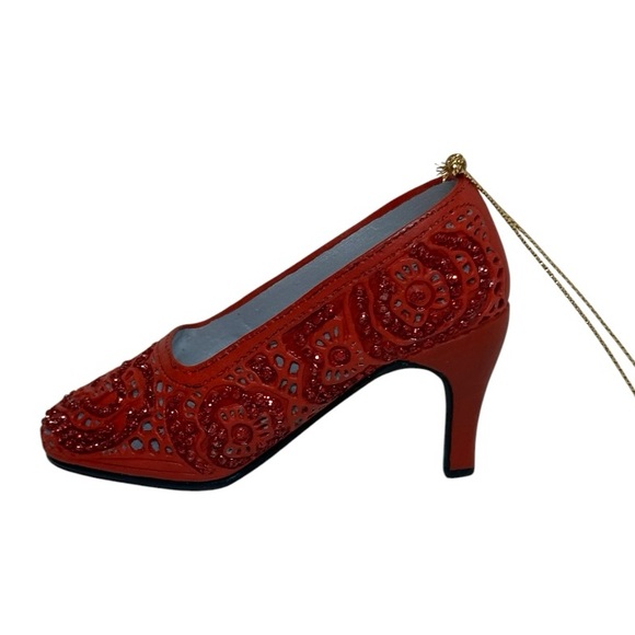 METROPOLITAN MUSEUM OF ART RED LACE SHOE ORNAMENT SHOE ORNAMENT 2010 - Picture 3 of 8